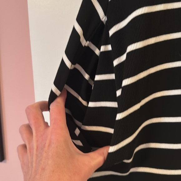 Women’s Talulah size Medium Black and White Shorts Romper - Picture 4 of 7